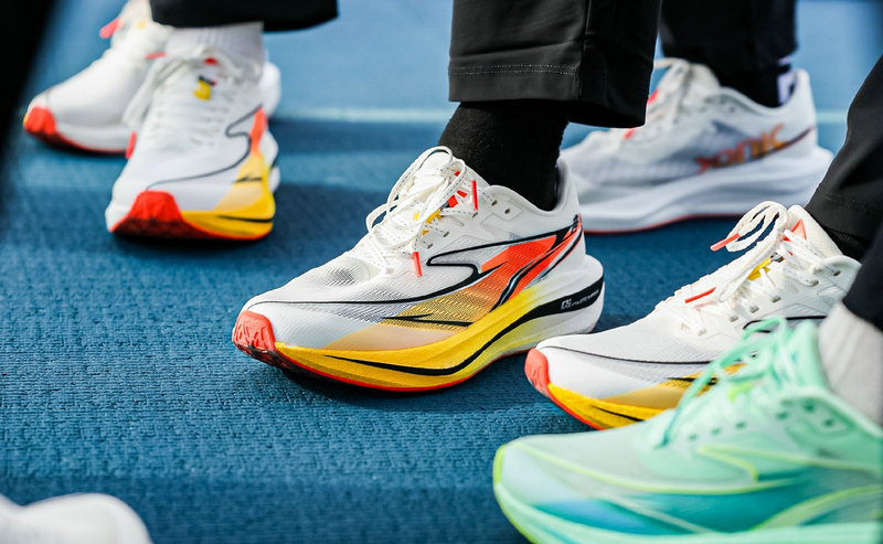 鸿星尔克发布 K101 无板训练跑鞋，以「无板设计」重塑训练逻辑~